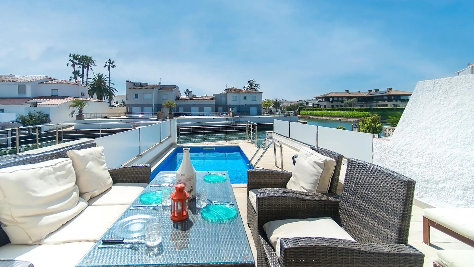 艾姆布里亚布拉瓦Welcs Casa 242 Emp Con Terraza Y Acceso Al Muelle别墅